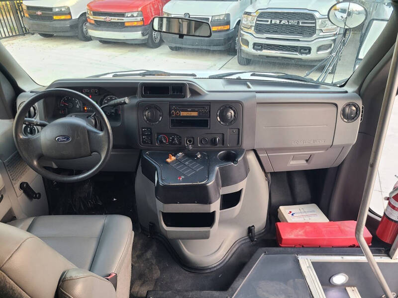 2016 Ford E-Series E-350 SD