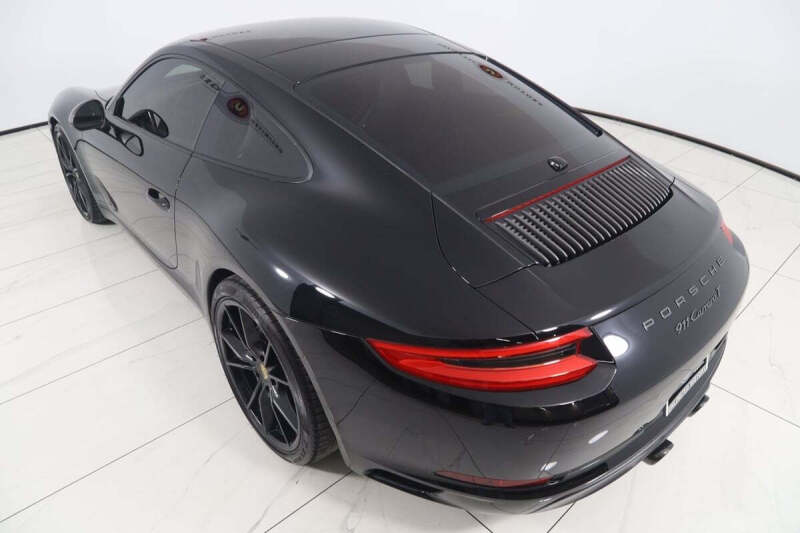 2019 Porsche 911 Carrera