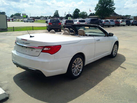 2013 Chrysler 200 Limited