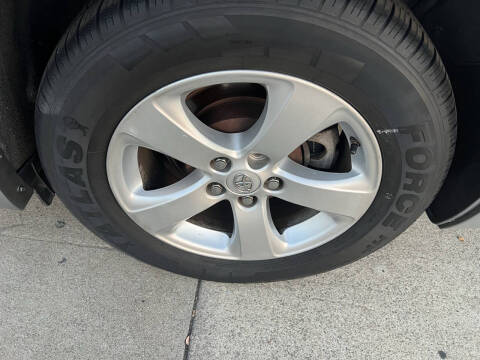 2013 Toyota Sienna LE 7-Passenger Auto Access Seat