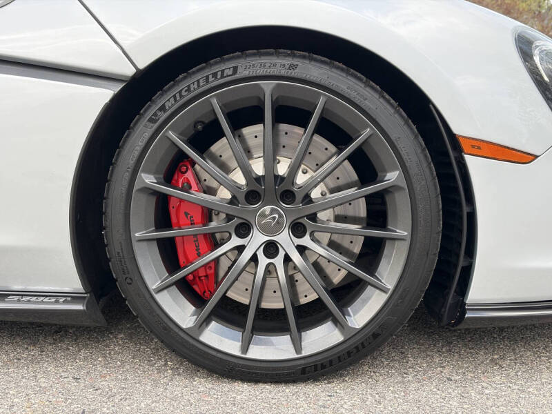 2017 McLaren 570GT
