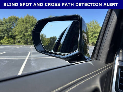 2025 GMC Yukon Elevation