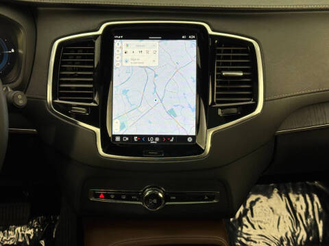 2023 Volvo XC90 Recharge T8 Ultimate Dark Theme