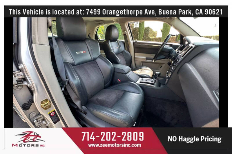 2005 Chrysler 300 SRT-8