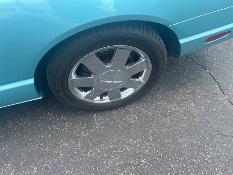 2002 Ford Thunderbird Deluxe