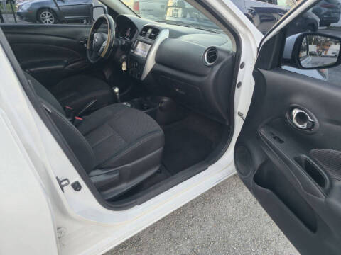 2019 Nissan Versa SV