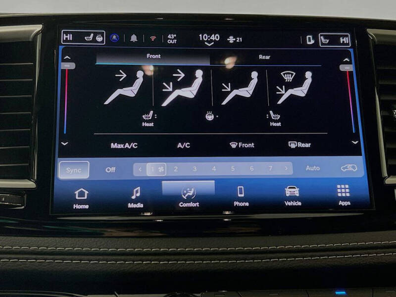 2025 Chrysler Pacifica Select