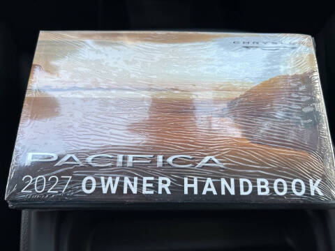 2027 Chrysler Pacifica Select