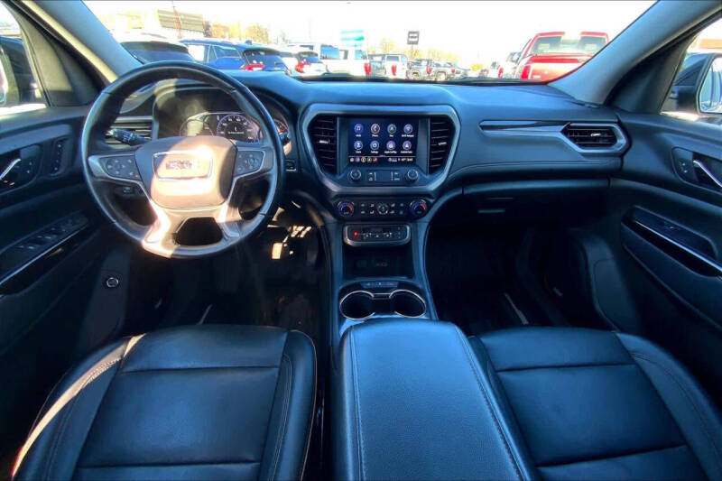 2023 GMC Acadia AT4