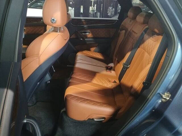2017 Bentley Bentayga 11