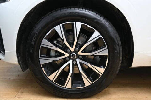 2024 Volvo XC60 B5 Core Dark Theme