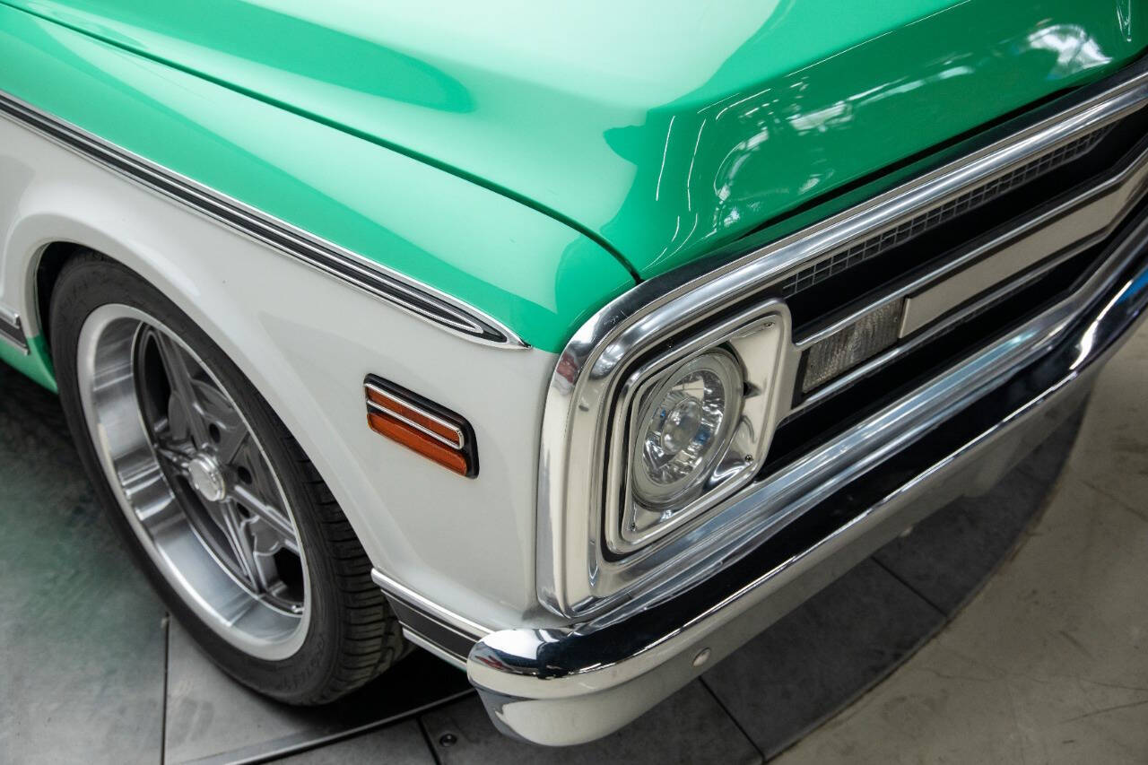 1969 Chevrolet C/K 10 Series 22