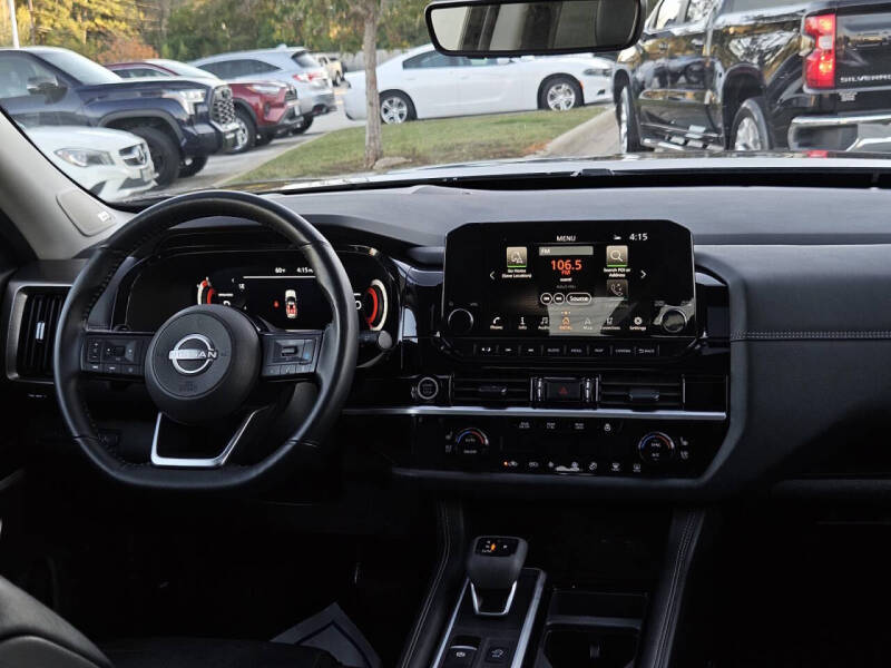 2024 Nissan Pathfinder Platinum