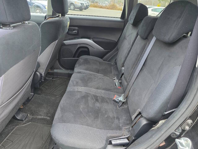 2009 Mitsubishi Outlander ES