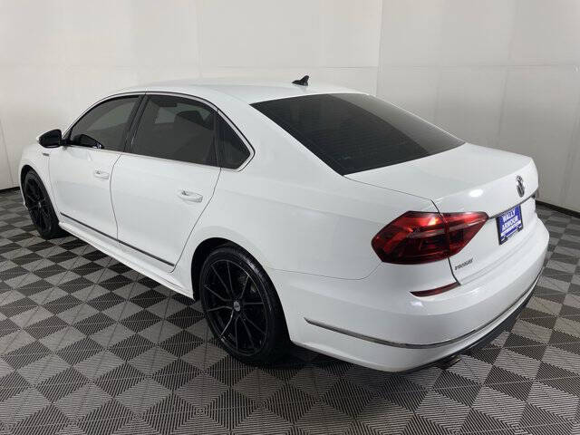 2017 Volkswagen Passat 1.8T R-Line