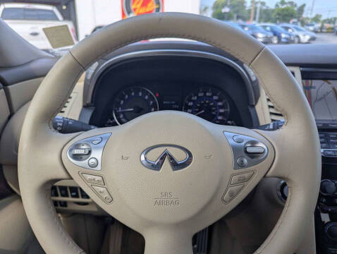2015 Infiniti QX70