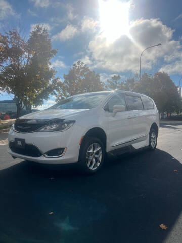 2017 Chrysler Pacifica Touring Plus