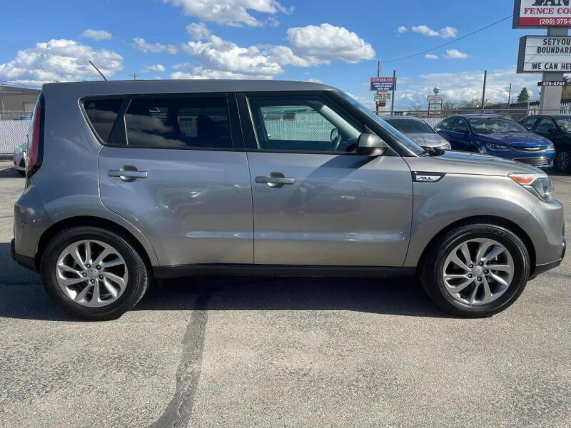 2016 Kia Soul +