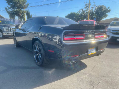 2019 Dodge Challenger SXT