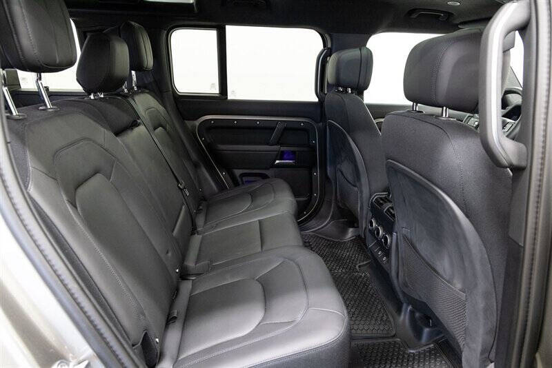 2025 Land Rover Defender 110 P400 X