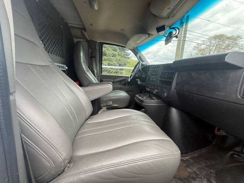 2022 Chevrolet Express 2500