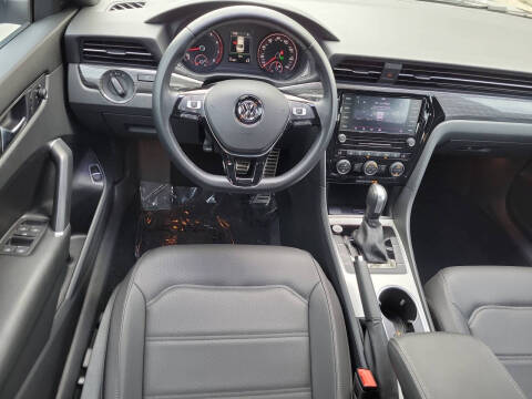 2022 Volkswagen Passat R-Line