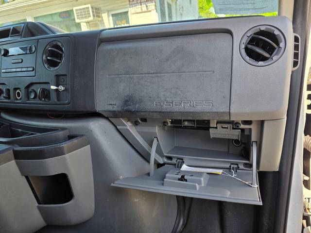 2011 Ford E-Series E-350 SD