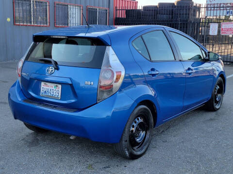 2013 Toyota Prius c Two