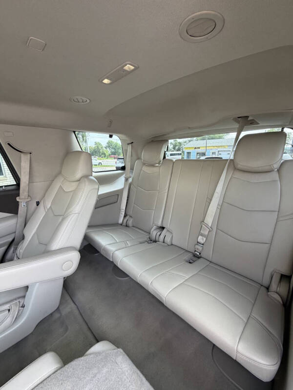 2017 Cadillac Escalade Luxury