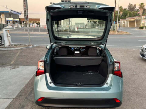2021 Toyota Prius LE