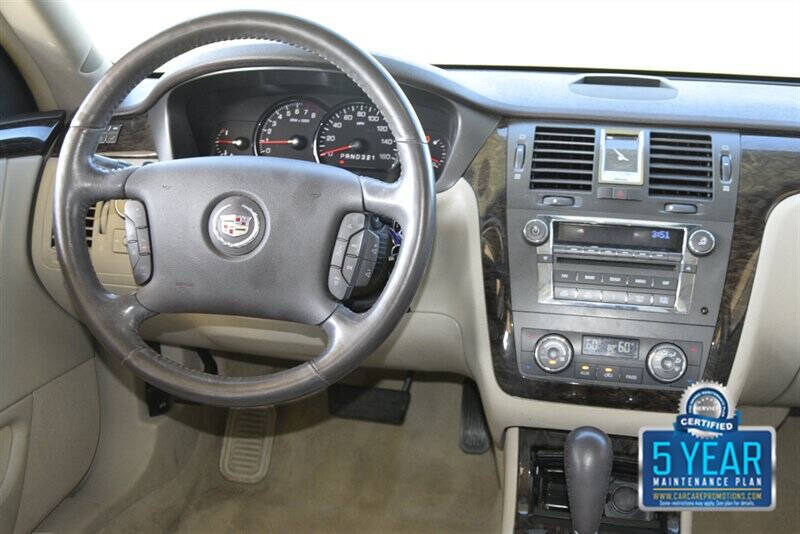 2011 Cadillac DTS Luxury Collection