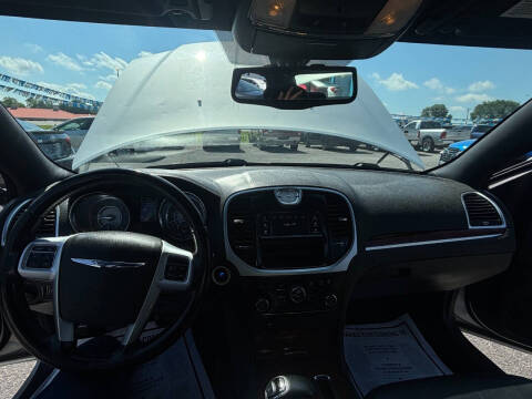 2012 Chrysler 300 Limited