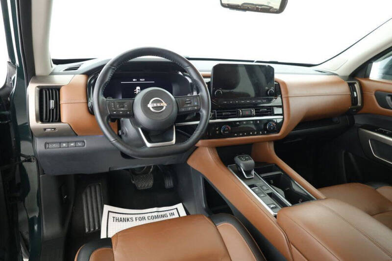 2023 Nissan Pathfinder Platinum