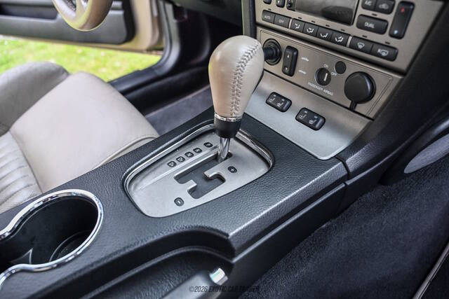 2005 Ford Thunderbird Deluxe