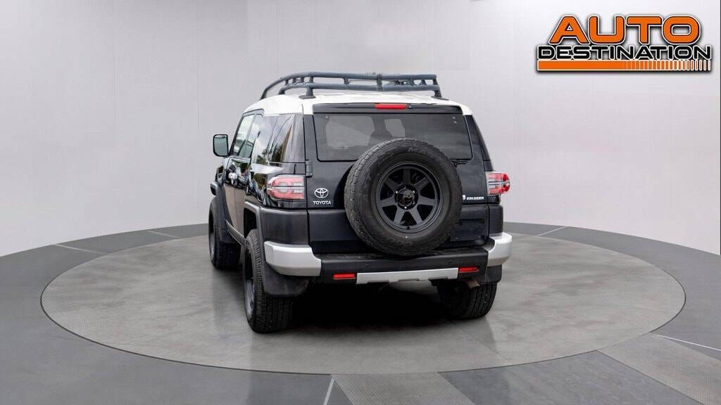 2010 Toyota FJ Cruiser for sale at Auto Destination in Puyallup, WA