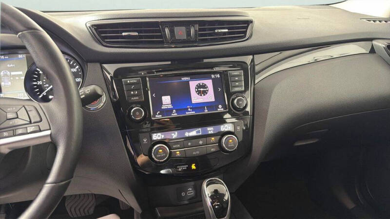 2022 Nissan Rogue Sport SV