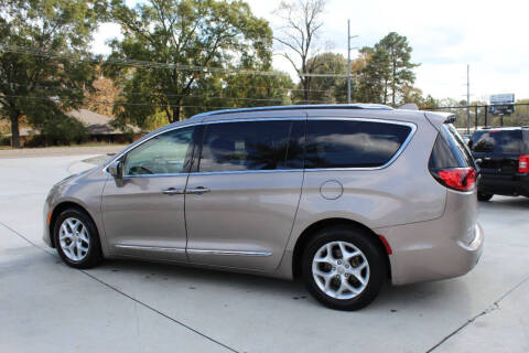 2017 Chrysler Pacifica Touring-L Plus