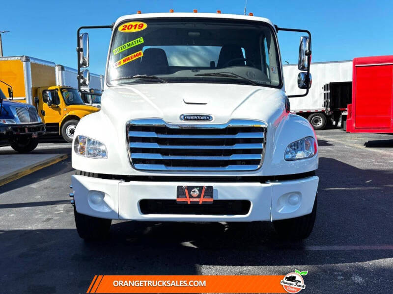 2019 Freightliner M2 106