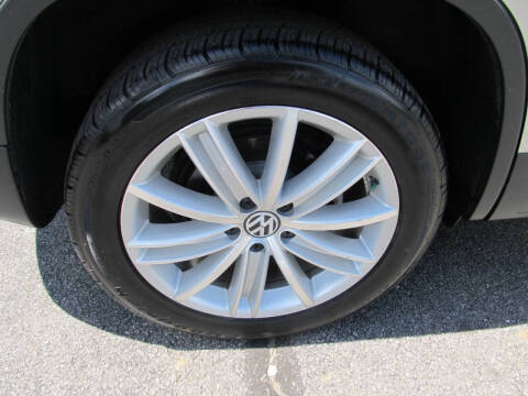 2011 Volkswagen Tiguan SEL 4Motion