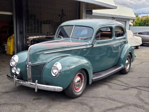 1940 Ford 2 door sedan