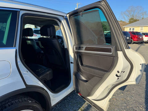 2017 Volkswagen Touareg V6 Executive