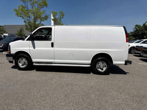 2023 Chevrolet Express 2500