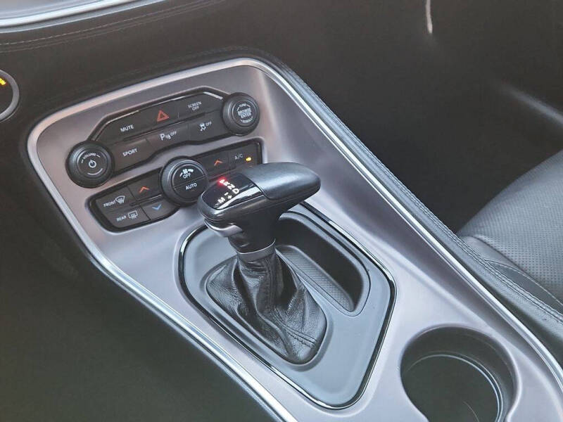 2022 Dodge Challenger SXT