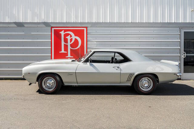 1969 Chevrolet Camaro 30