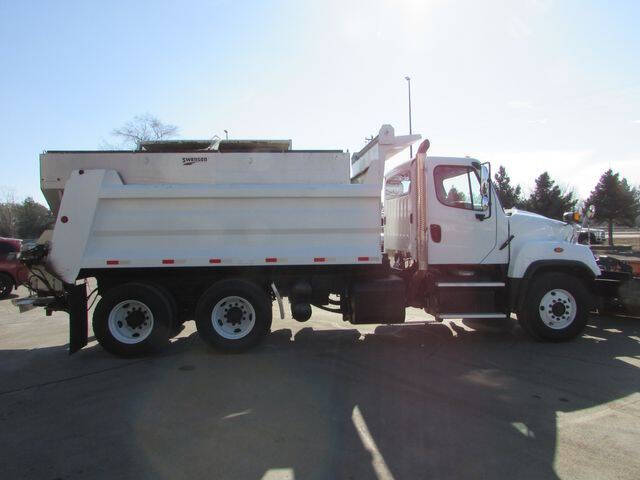 2013 Freightliner 114 SD