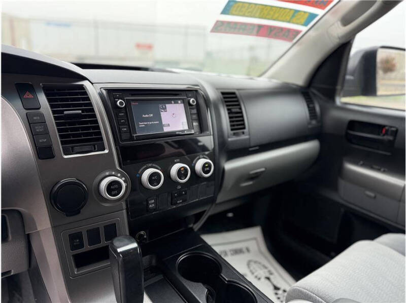 2014 Toyota Sequoia SR5