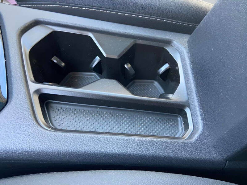 2025 Volkswagen Taos SE Black 4Motion