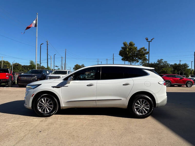 2022 Buick Enclave Essence