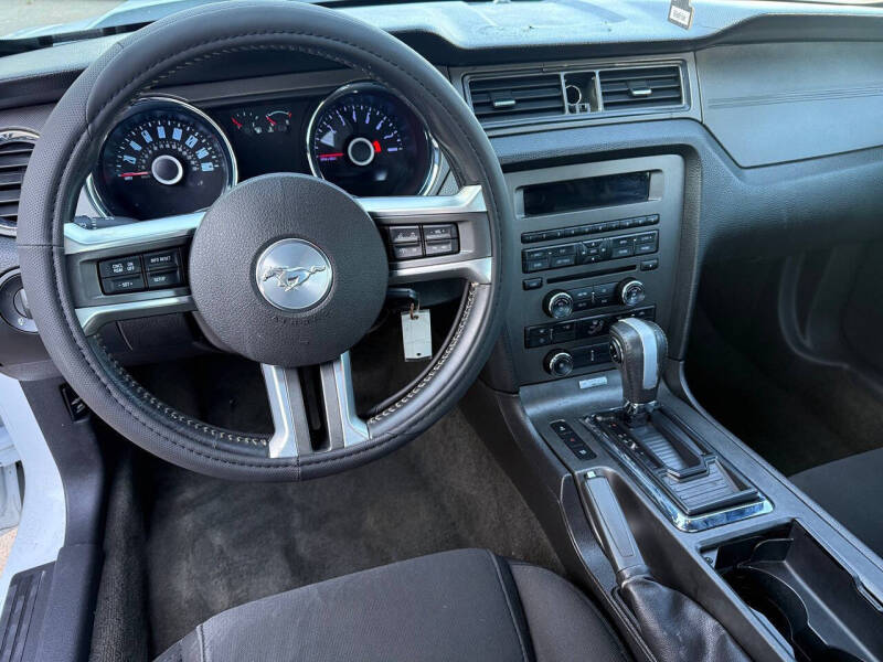 2014 Ford Mustang V6