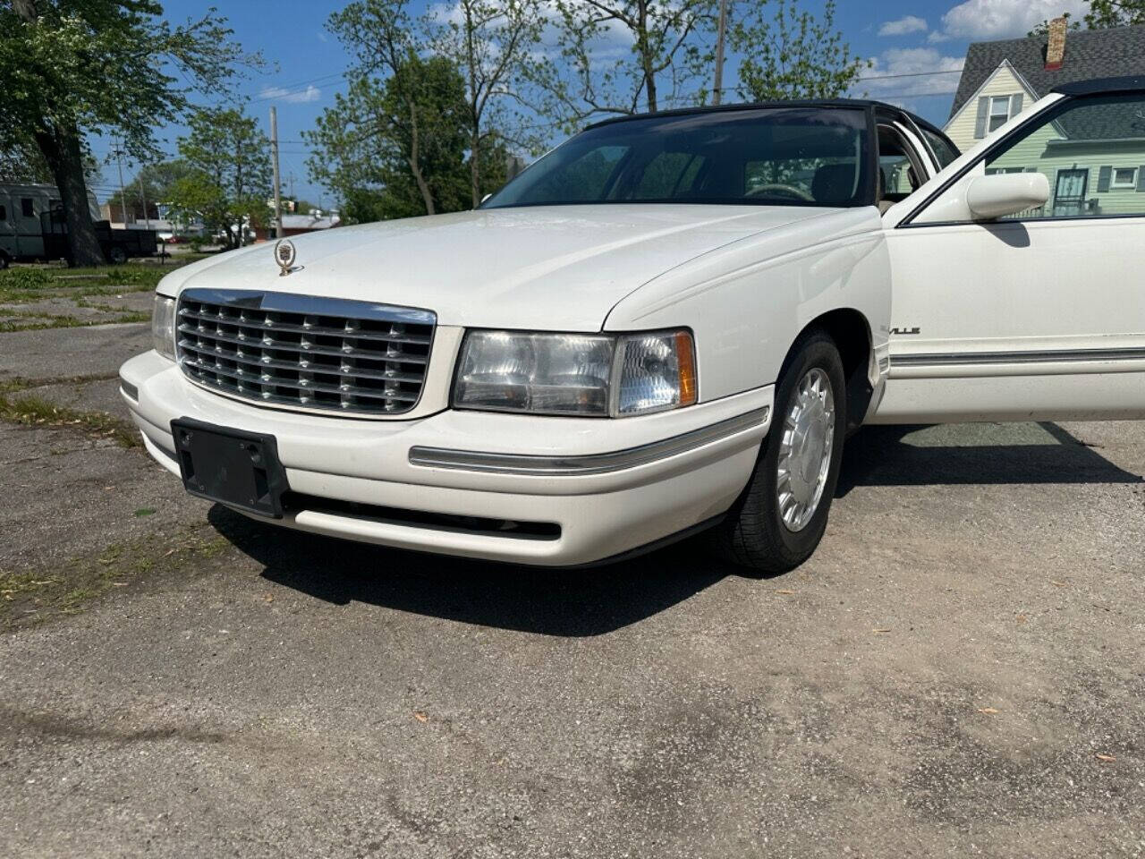 1997 Cadillac DeVille for sale at SRL SAHER in Lorain, OH